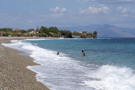paralia_aigeiras_4.jpg